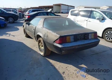 1983 Chevrolet Camaro из США, поврежденный, VIN 1G1AP8710DL138647